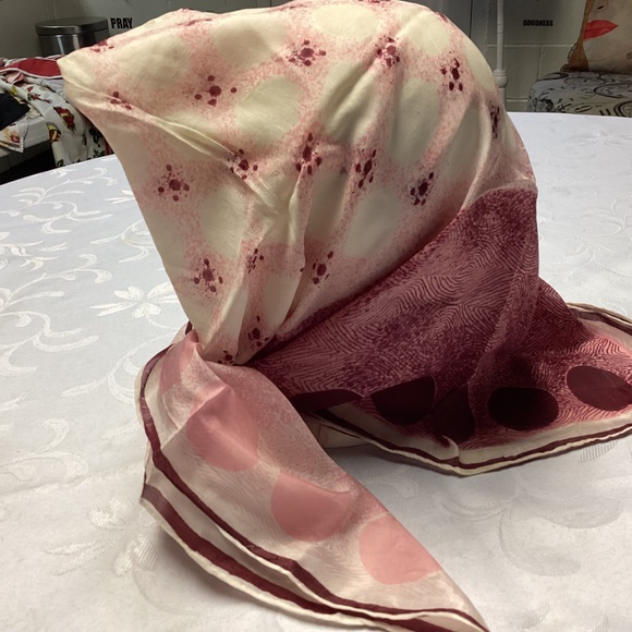 Silk scarf, vintage burgundy and pinks 30 x 30 - Picture 2 of 8